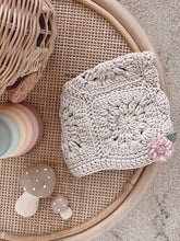 Load image into Gallery viewer, Flower Bonnet