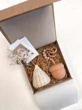 Load image into Gallery viewer, Acorn Newborn Gift Box