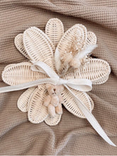 Load image into Gallery viewer, Set Flowers Rattan