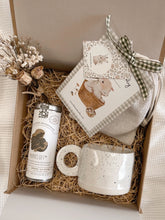 Load image into Gallery viewer, Magic Mom Gift Box