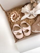 Load image into Gallery viewer, Oui Oui Gift