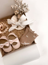 Load image into Gallery viewer, Oui Oui Gift