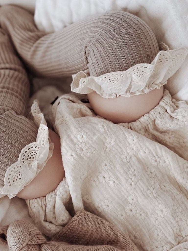 Broderie Socks Sand