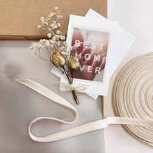Load image into Gallery viewer, Roses Mom Gift Box
